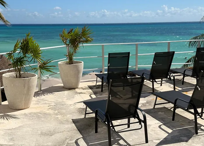 Luciana Hotel & Beach Club